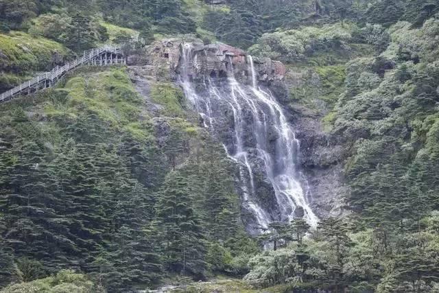 山东高密:智能农机生产备春耕